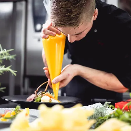 Dorfgasthof Adler Guest house Mellau